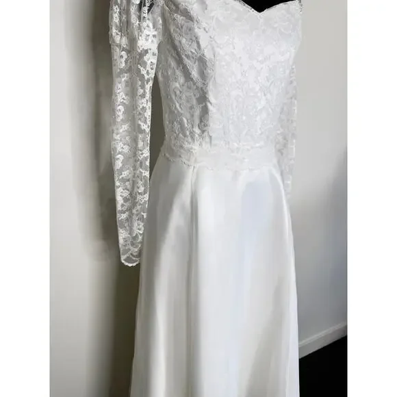 Vintage Lace Long Sleeve Wedding Dress A-Line Bridal Gown - Picture 3 of 16